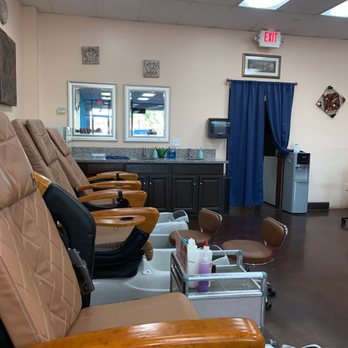 Glossy Nails - Pedicure chair. Clean stations. - Nail Salons Near Me - Las Vegas, Nevada Glossy Nails - Pedicure chair. Clean stations. - Nail Salons Near Me - Las Vegas, Nevada