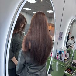 Kreative Manes Hair Salon