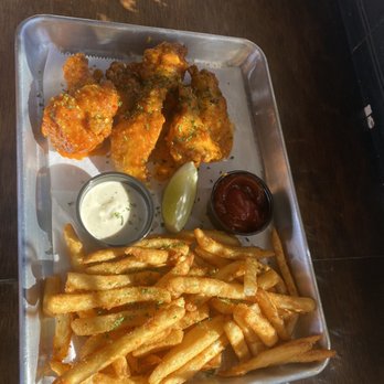 Cris and John - Chicken wings! - Vietnamese Near Me - Dallas, Texas
