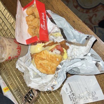 Chick-fil-A - ows a sandwich and a drink on a table - Fast Food Near Me - Jacksonville, Florida Chick-fil-A - ows a sandwich and a drink on a table - Fast Food Near Me - Jacksonville, Florida