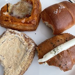 Injeolmi croissant, Kalbijjim croissant, salt bread, garlic salt bread