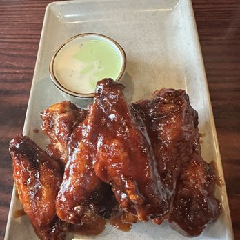 Delia's - Herb grilled wings - Pizza Near Me - Alexandria, Virginia