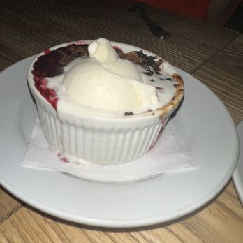 Zinqué - Berry crisp. Not very crisp and kind of soupy. - French Near Me - West Hollywood, California