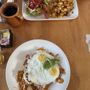 Eskina - Famous Chilaquiles, Burger Brunch - Coffee & Tea Near Me - Redwood City, California