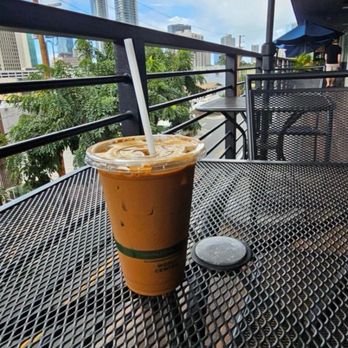 Le’s Banh Mi - Cafes Near Me - Honolulu, Hawaii Le’s Banh Mi - Cafes Near Me - Honolulu, Hawaii