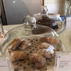 Knoops - Snacks to go with the hot chocolate