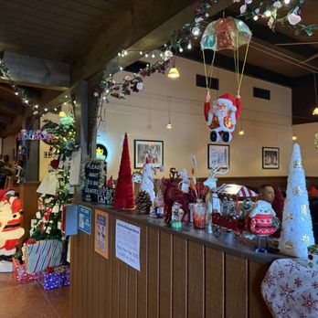 The Original Khun Dang Thai Restaurant - Thai Near Me - Van Nuys, California