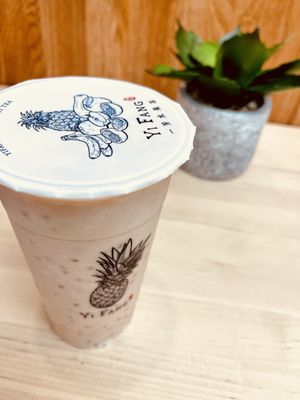 Yifang Taiwan Fruit Tea Plano by null