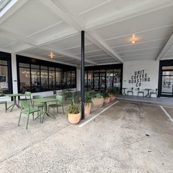Grit Coffee - Downtown - Outdoor seating area