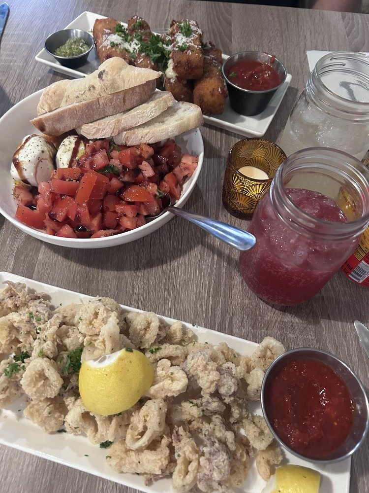 Damiano's Cucina Italiana Logo