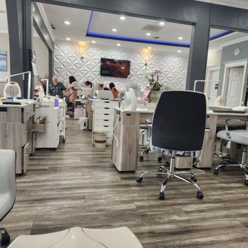 Diamond Nails - Newly remodeled inside - Nail Salons Near Me - Castro Valley, California