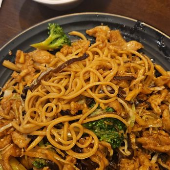 Noodle Man - C5 + broccoli & cabbage w/pork wonton in Chilli oil - Noodles Near Me - Virginia Beach, Virginia Noodle Man - C5 + broccoli & cabbage w/pork wonton in Chilli oil - Noodles Near Me - Virginia Beach, Virginia