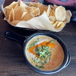 Chips & Queso Chips & Queso