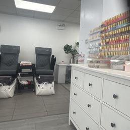 They have brand new comfortable massage chairs!!