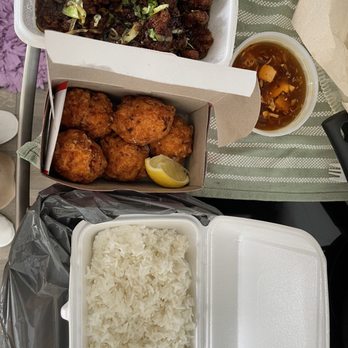 Danforth Dragon - Szechuan chicken lunch combo w white rice, hot and sour soup $10.99 (ginger ale not shown )and half order of shrimp balls. - Indian Near Me - Toronto, Ontario
