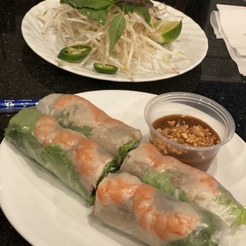 Pho Almaden - Spring roll with peanut sauce - Vietnamese Near Me - San Jose, California