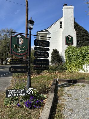 Hunter's Head Tavern by null