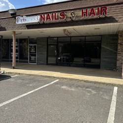 Princess Nails & Hair - Empty & Closed shop ?