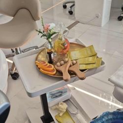 Glow Nails Bar - Deluxe Pedicure