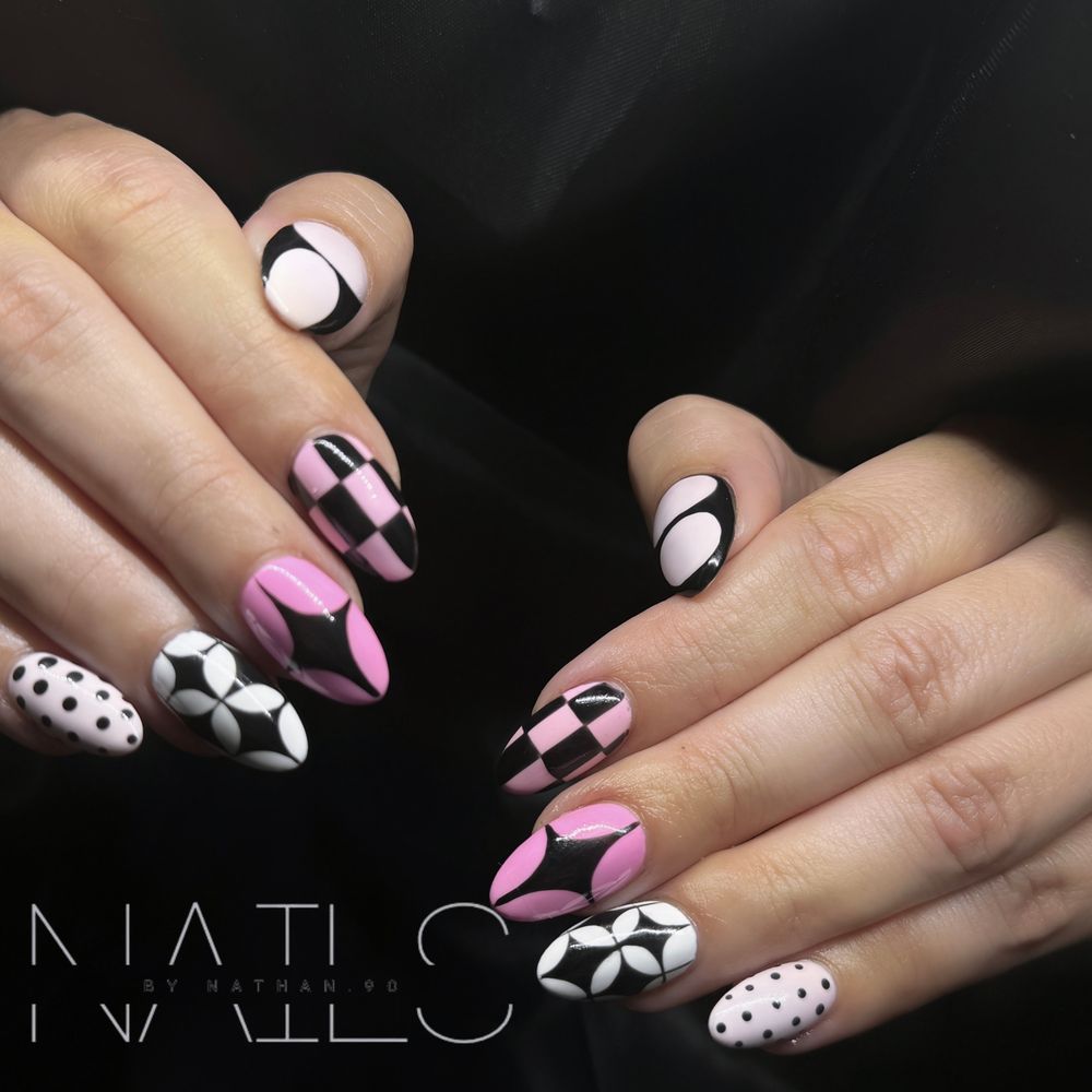 Happy Nails & Spa Logo