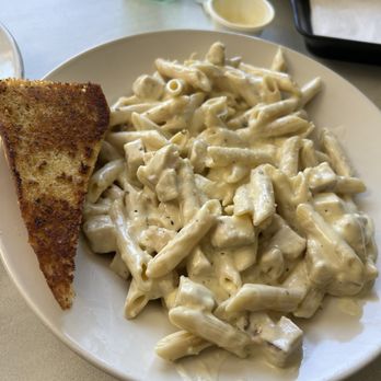 Gios Family Dining - Chicken Alfredo Pasta - Burgers Near Me - Rangely, Colorado Gios Family Dining - Chicken Alfredo Pasta - Burgers Near Me - Rangely, Colorado