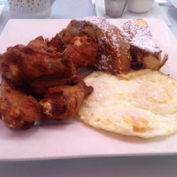 26 Beach Restaurant - Big Daddy Plate. Chicken wings, French toast and eggs - New American Near Me - Venice, California