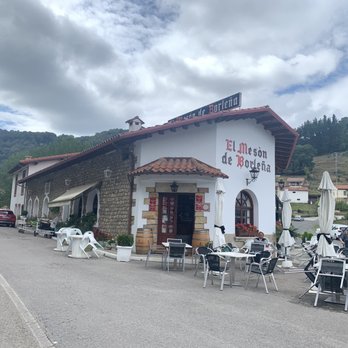 Meson de Borleña - Main entrance - Spanish Near Me - Borleña, S