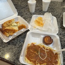 Georgio's - Spaghetti with Meat Sauce, Corn Muffin, Cheesy Garlic Bread