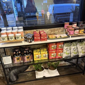 Black Dog Gelato - Ice Cream & Frozen Yogurt Near Me - Chicago, Illinois Black Dog Gelato - Ice Cream & Frozen Yogurt Near Me - Chicago, Illinois