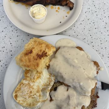 The Worker Bee Cafe - Chicken Fried Steak & Gravy Breakfast Plate with a side of 3 Jalapeno Bacon Strips - Breakfast & Brunch Near Me - Carpinteria, California