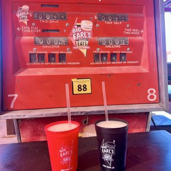 Big Earl's Greasy Eats - American Near Me - Cave Creek, Arizona