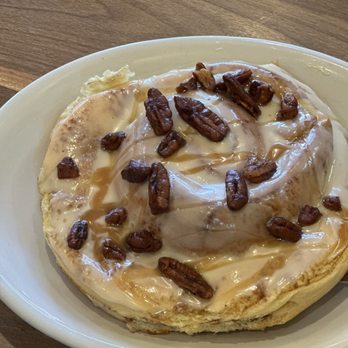 Black Honey Hashery - Pecan Cinnamon Roll - Coffee & Tea Near Me - De Pere, Wisconsin Black Honey Hashery - Pecan Cinnamon Roll - Coffee & Tea Near Me - De Pere, Wisconsin