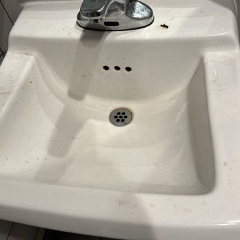 Taco Bell - Sink so dirty you'd better not washing your hands Also has a piece of dried fecal matter - Tacos Near Me - Rochester, New York Taco Bell - Sink so dirty you'd better not washing your hands Also has a piece of dried fecal matter - Tacos Near Me - Rochester, New York