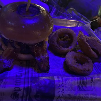 Boro Bourbon & Brews - Bacon burger - Music Venues Near Me - Murfreesboro, Tennessee