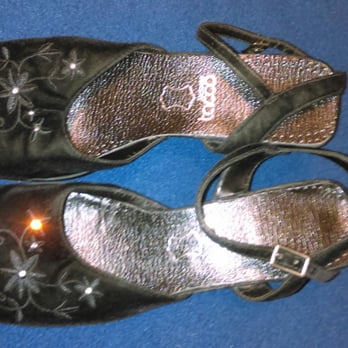 Hampton Shoe - New insoles! - Shoe Stores Near Me - Saint Louis, Missouri