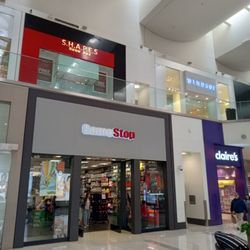 GameStop - View of the front entrance