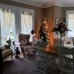Lexington House Bed & Breakfast - Dining Room at Lexington House