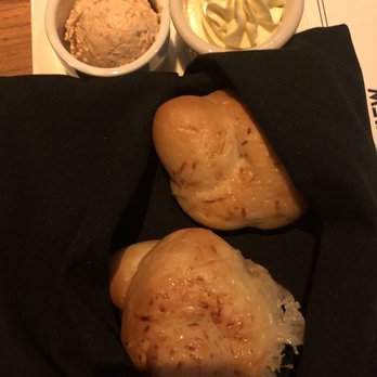 The Grandview Restaurant - Basket of bread - New American Near Me - Lake Geneva, Wisconsin
