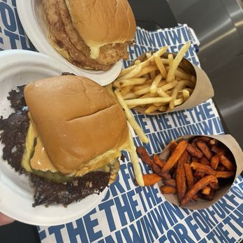 For The Win - Smash burger 5/5 Fries 5/5  Sweet potato fries 3/5 Chicken sando 3/5 - Burgers Near Me - Alhambra, California