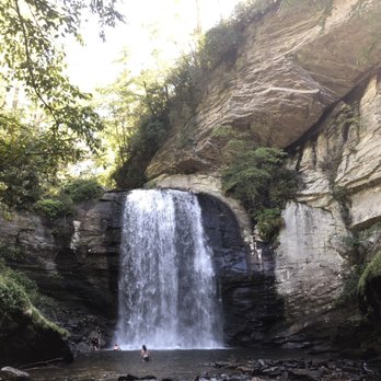 Looking Glass Falls - Looking Glass Falls - Hiking Near Me - Brevard, North Carolina Looking Glass Falls - Looking Glass Falls - Hiking Near Me - Brevard, North Carolina