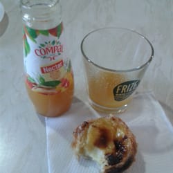 Café Pastelaria Baia - Compal pêche et pastel de nata.