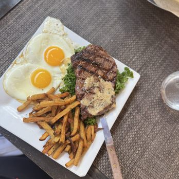 Running Goose - Ribeye and fried eggs - Gastropubs Near Me - Los Angeles, California Running Goose - Ribeye and fried eggs - Gastropubs Near Me - Los Angeles, California