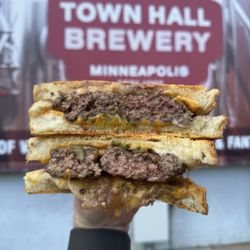 Town Hall Brewery - Penthouse Burger