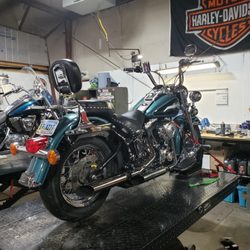 Rang’s Cycles - Harley on Rang's cycle stand