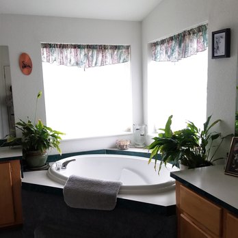 Yuly Cleaning Services - Cleaning of bathtub - Home Cleaning Near Me Yuly Cleaning Services - Cleaning of bathtub - Home Cleaning Near Me