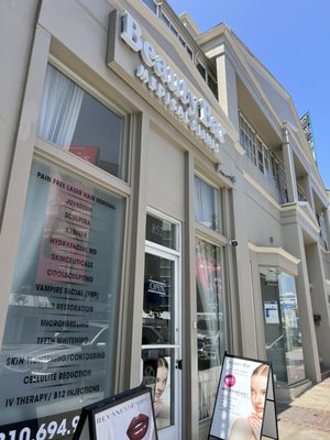 Beauty Bar West Hollywood by null