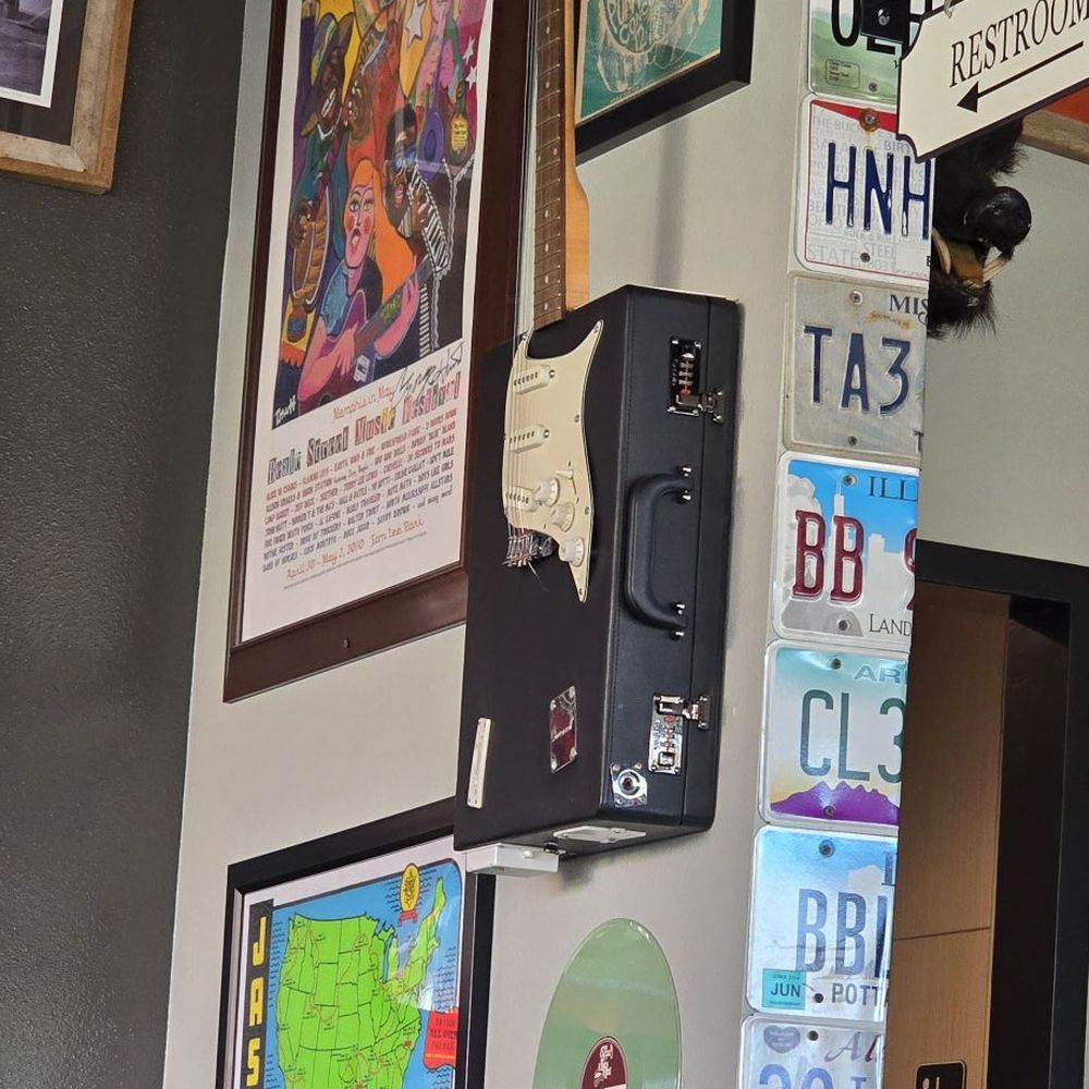 Lost Pizza - Cool guitar - Pizza Near Me - Fort Walton Beach, Florida Lost Pizza - Cool guitar - Pizza Near Me - Fort Walton Beach, Florida