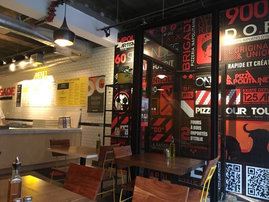 Brigade pizzeria Montreal (Stanley) by null
