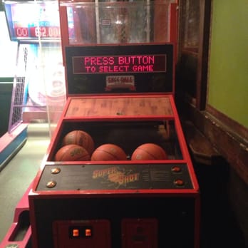 Busby's West - Love the basketball - Sports Bars Near Me - Santa Monica, California