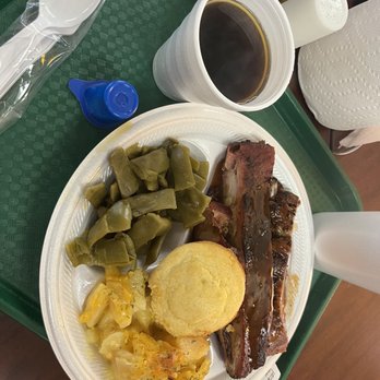 Tommy's Bar-B-Que - ows a plate of food - Barbeque Near Me - Atlanta, Texas